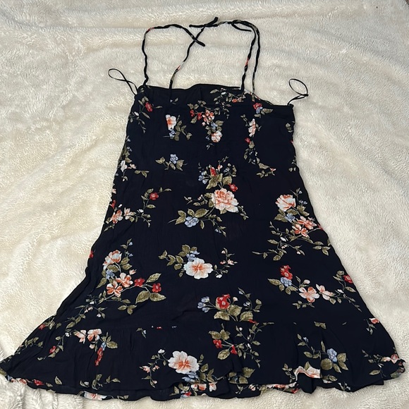 Dress - Picture 1 of 1